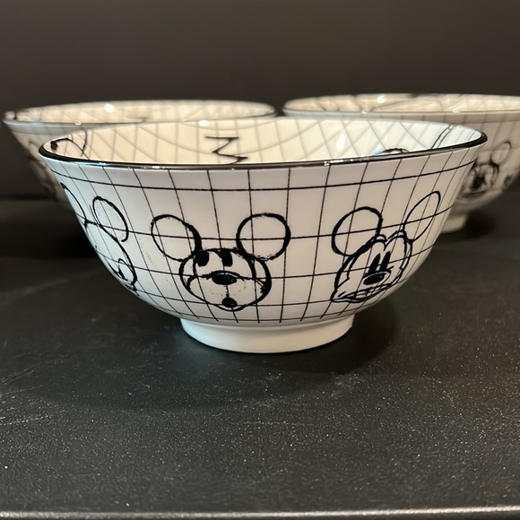 Set of 4 Mickey Mouse Sketch 6” Tidbit Bowl - Picture 2 of 5